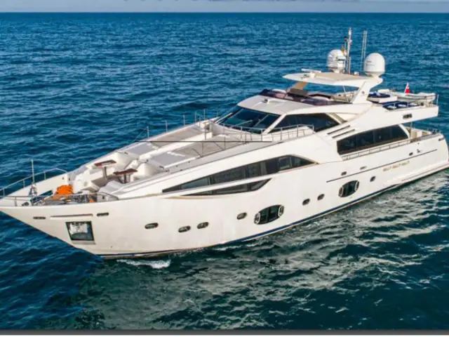 NIKO III | Ferretti Custom Line 100 — 2 / 58