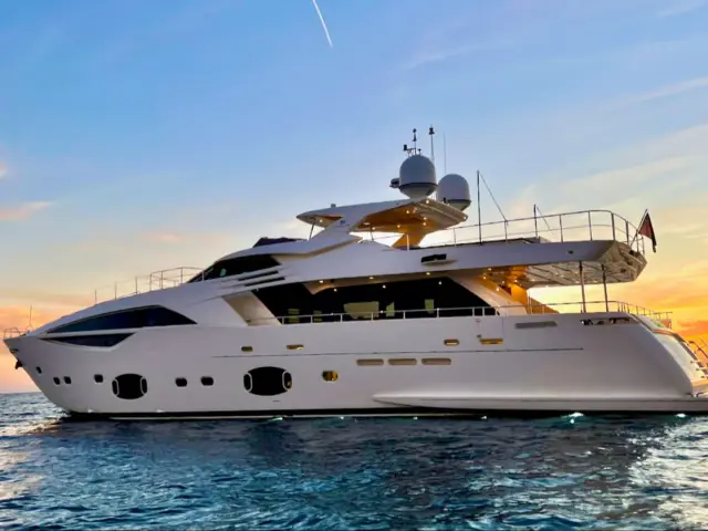 NIKO III | Ferretti Custom Line 100 — 52 / 58