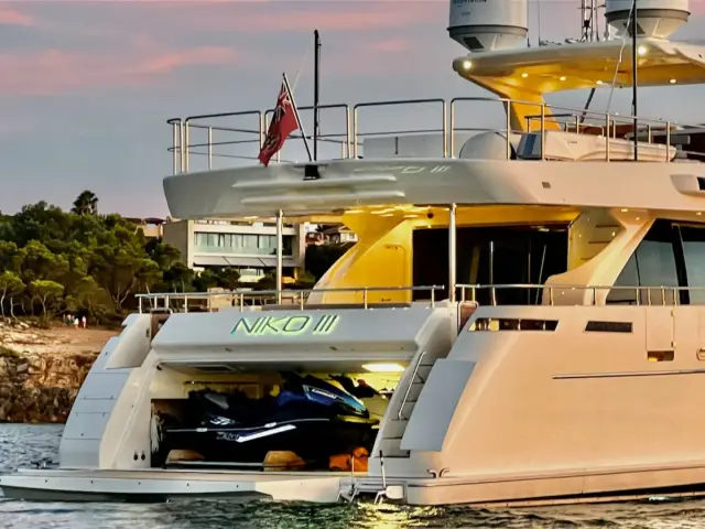 NIKO III | Ferretti Custom Line 100 — 14 / 58