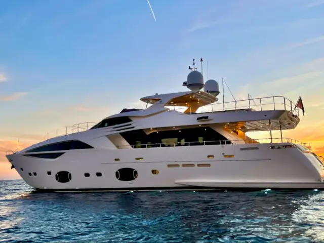 NIKO III | Ferretti Custom Line 100 — 5 / 58