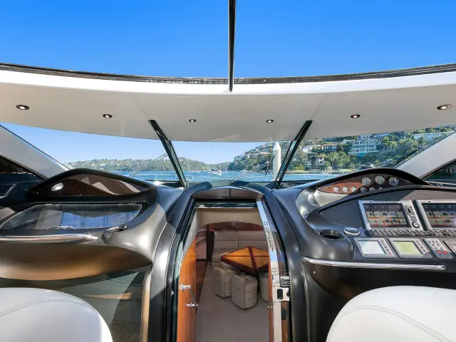 TALAN | Sunseeker Predator 68 — 7 / 17