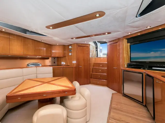 TALAN | Sunseeker Predator 68 — 11 / 17