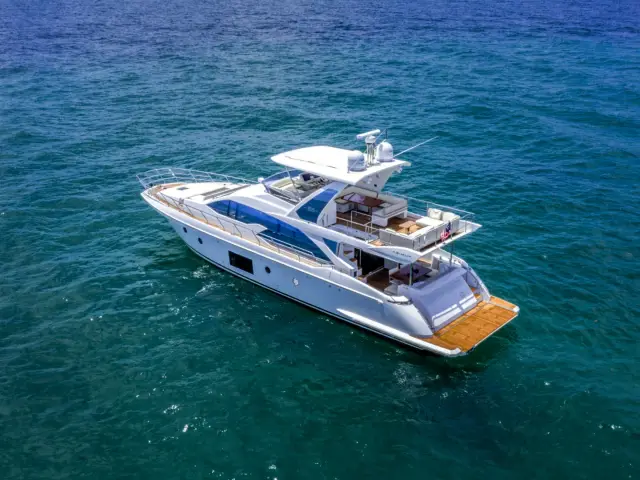 LE GRAND BLEU | Azimut 66 Fly — 49 / 64