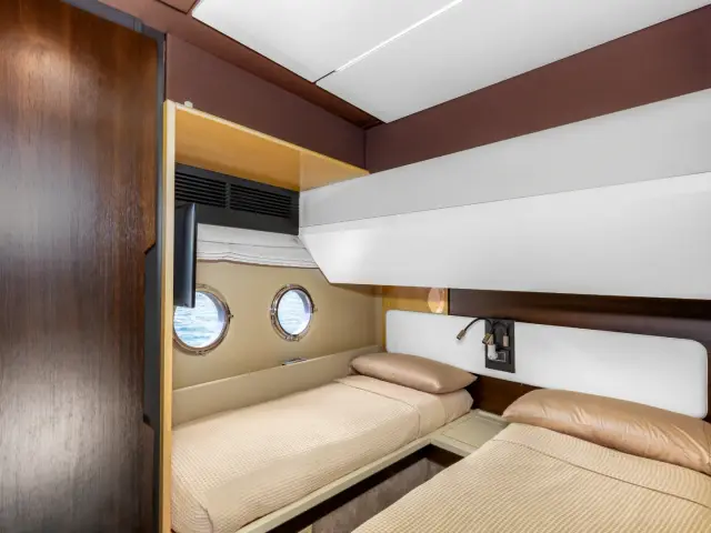 LE GRAND BLEU | Azimut 66 Fly — 24 / 64