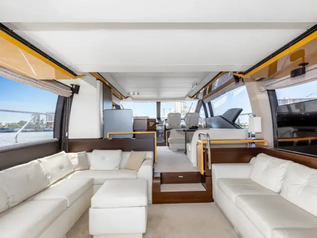 LE GRAND BLEU | Azimut 66 Fly — 58 / 64
