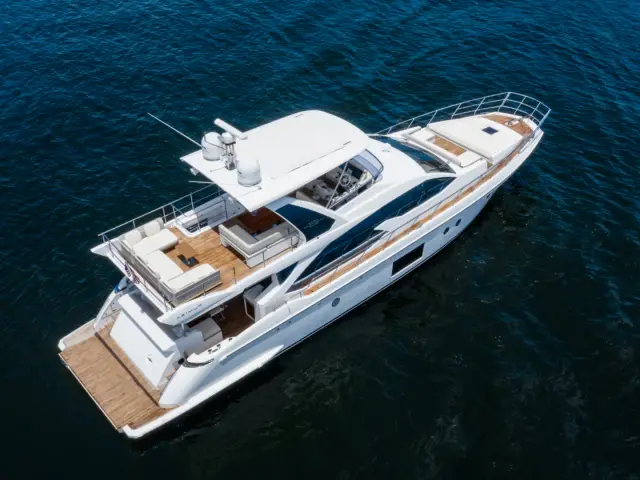 LE GRAND BLEU | Azimut 66 Fly — 4 / 64