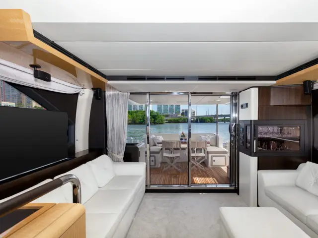 LE GRAND BLEU | Azimut 66 Fly — 51 / 64