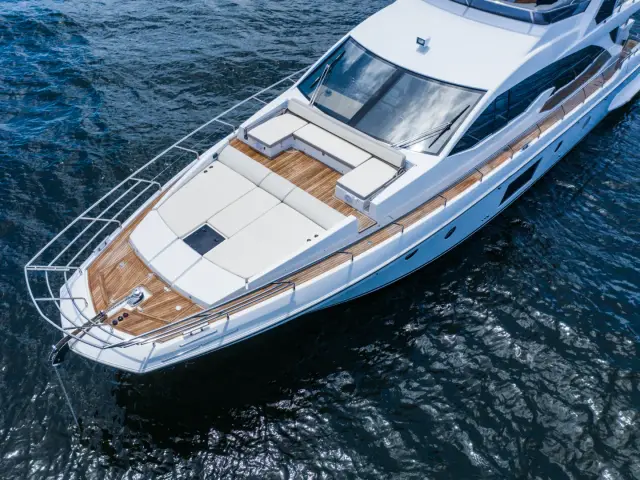 LE GRAND BLEU | Azimut 66 Fly — 46 / 64