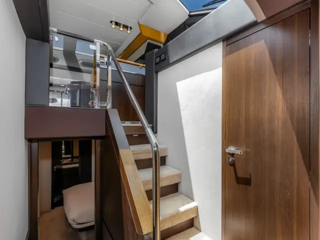 LE GRAND BLEU | Azimut 66 Fly — 27 / 64