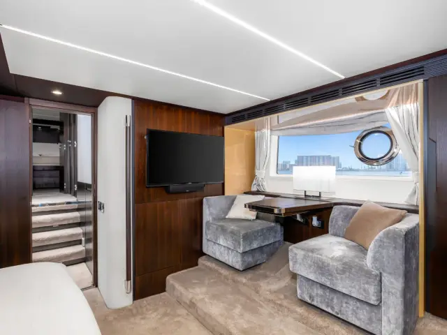 LE GRAND BLEU | Azimut 66 Fly — 32 / 64