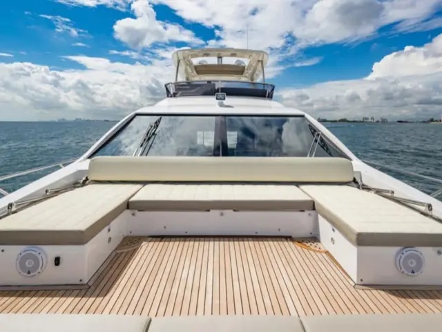 LE GRAND BLEU | Azimut 66 Fly — 8 / 64