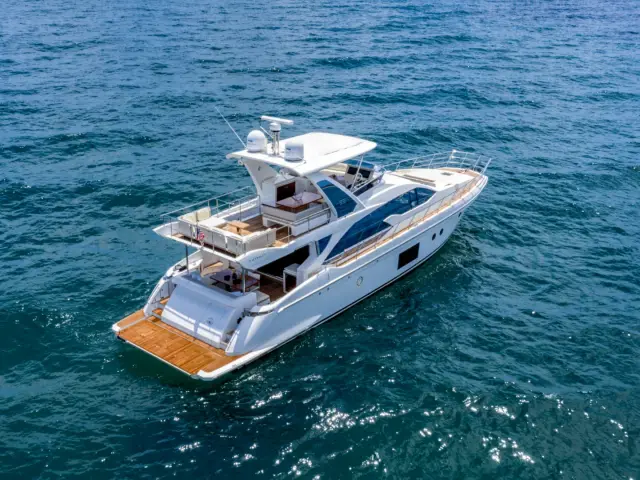 LE GRAND BLEU | Azimut 66 Fly — 5 / 64