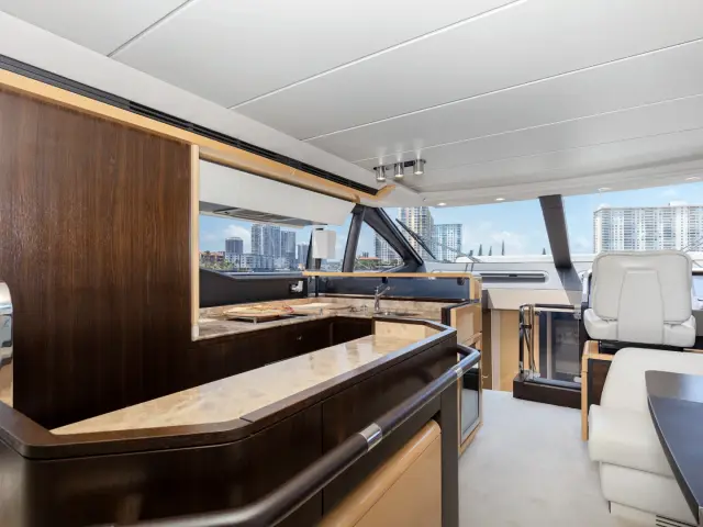 LE GRAND BLEU | Azimut 66 Fly — 43 / 64