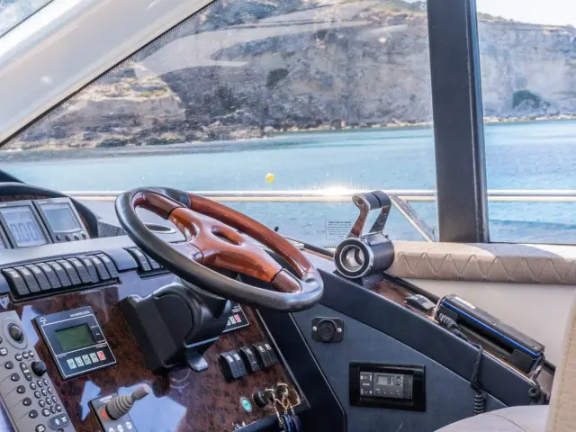 FREEDOM | Princess V65 — 21 / 29