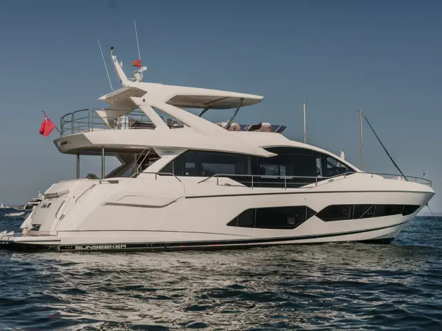 LADY M | Sunseeker 76 — 3 / 20