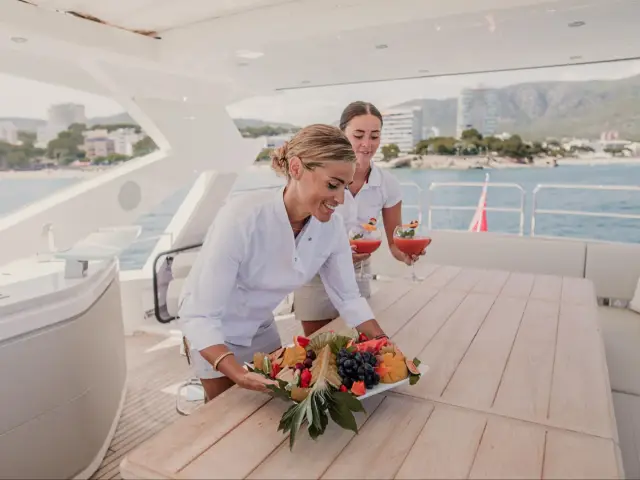 LADY M | Sunseeker 76 — 8 / 20