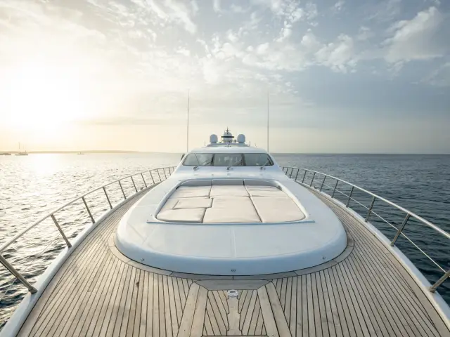 NOMAD | Mangusta 108 — 41 / 58