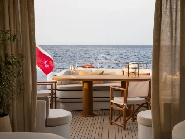 NOMAD | Mangusta 108 — 29 / 58