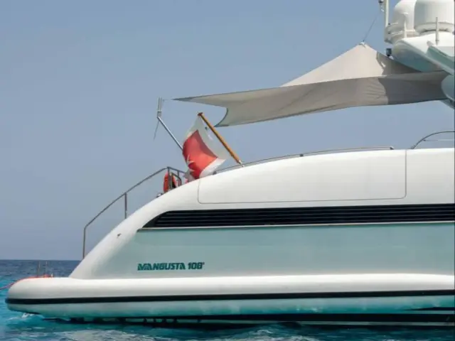 NOMAD | Mangusta 108 — 52 / 58