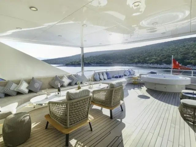 VETRO | Lurssen 164  — 20 / 34