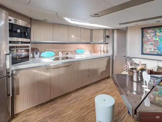 TRANQUILITY III | Sunseeker 68 — 11 / 15