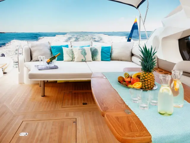 TRANQUILITY III | Sunseeker 68 — 7 / 15