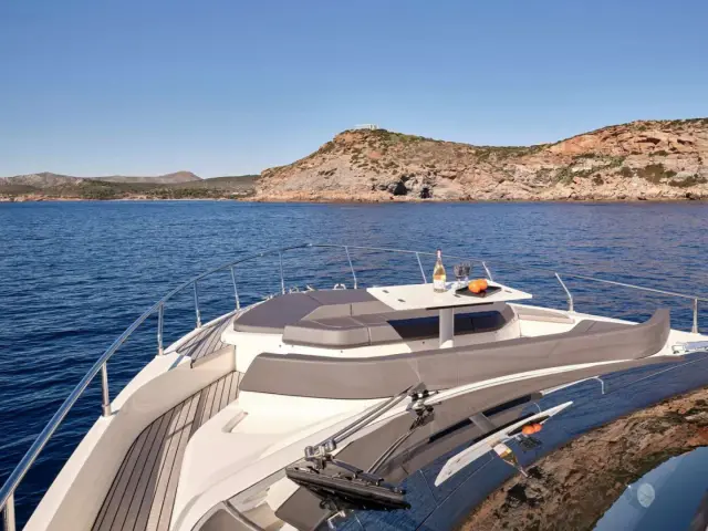 EL PETAS | Ferretti 550  — 6 / 20