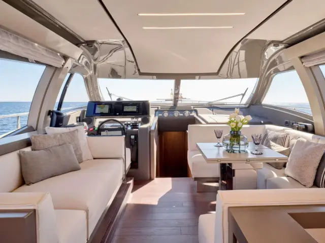 EL PETAS | Ferretti 550  — 9 / 20