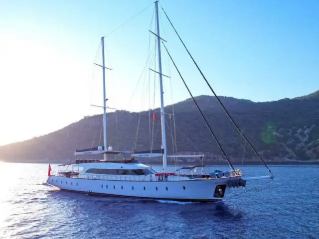 QUEEN OF MAKRI | Ketch Rig  — 2 / 49