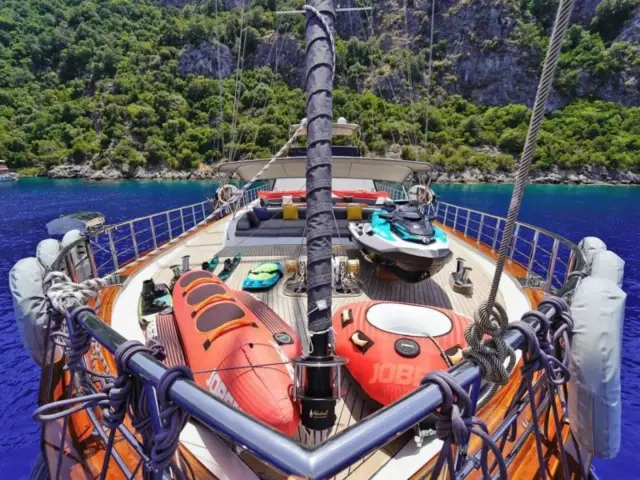QUEEN OF MAKRI | Ketch Rig  — 9 / 49