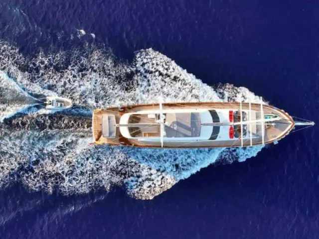 QUEEN OF MAKRI | Ketch Rig  — 44 / 49
