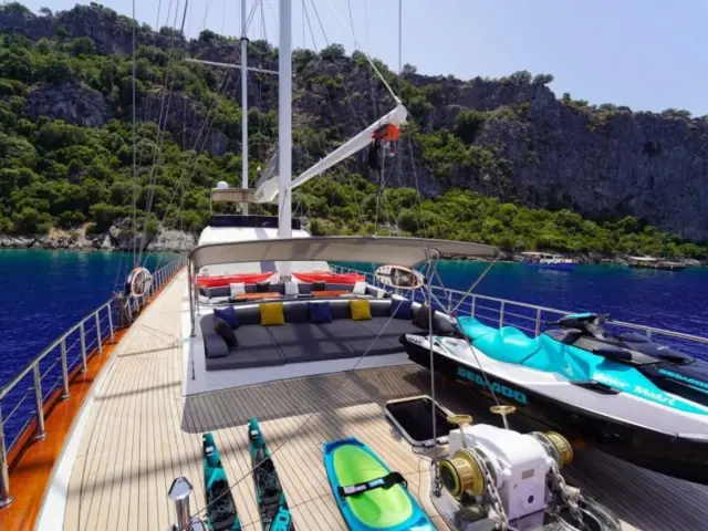 QUEEN OF MAKRI | Ketch Rig  — 8 / 49