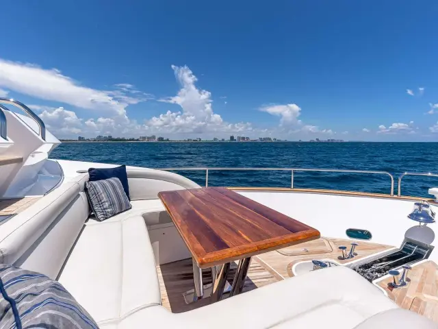 MIRRACLE | Sunseeker 95 — 13 / 19