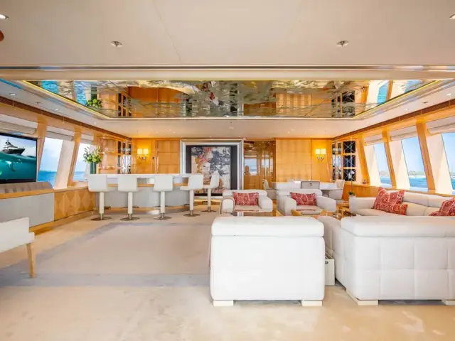 SOUTH | Heesen 180 — 31 / 32