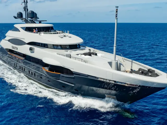 SOUTH | Heesen 180 — 2 / 32