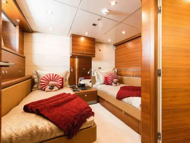 SEA AXIS | Heesen 125 — 34 / 35