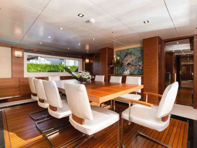SEA AXIS | Heesen 125 — 31 / 35