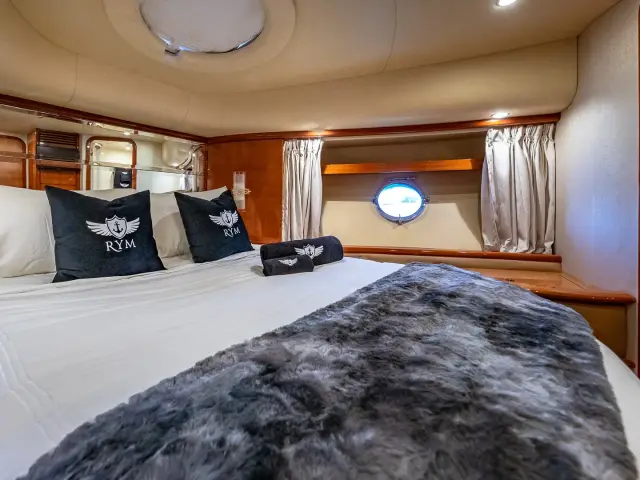 PRICELESS | Azimut 62 — 58 / 60