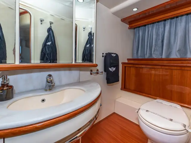 PRICELESS | Azimut 62 — 48 / 60