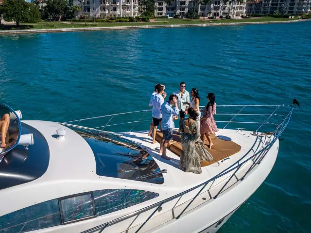 PRICELESS | Azimut 62 — 4 / 60