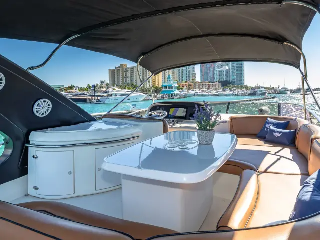 PRICELESS | Azimut 62 — 34 / 60