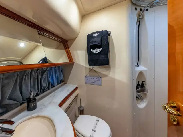 PRICELESS | Azimut 62 — 18 / 60