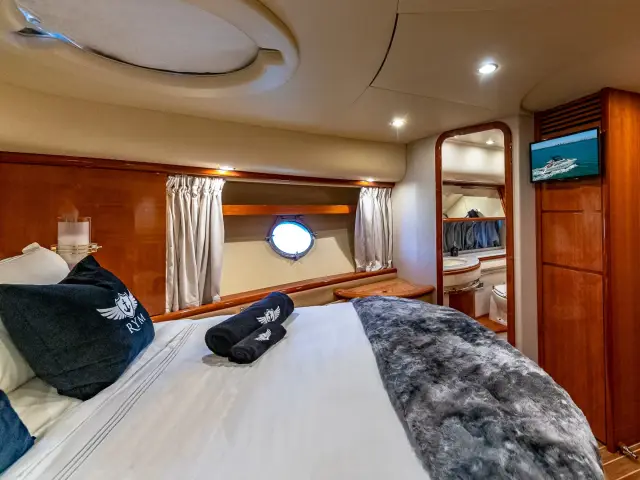 PRICELESS | Azimut 62 — 56 / 60