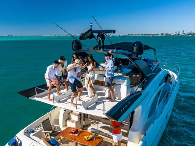 PRICELESS | Azimut 62 — 22 / 60