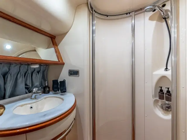 PRICELESS | Azimut 62 — 52 / 60