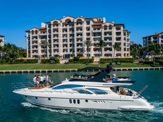 PRICELESS | Azimut 62 — 23 / 60