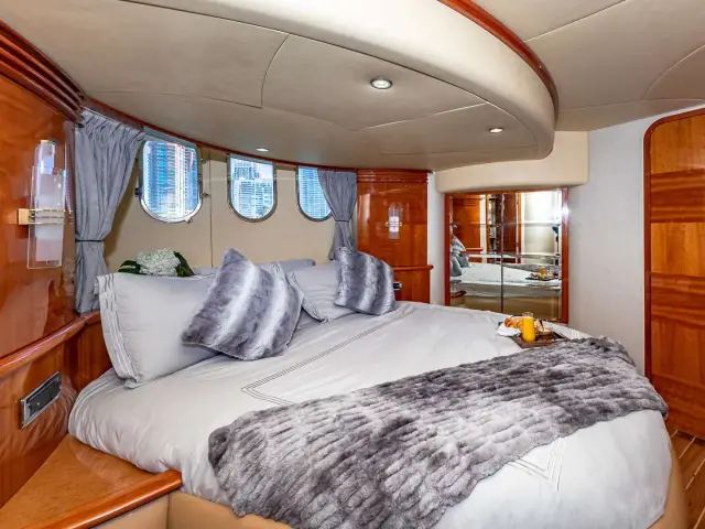 PRICELESS | Azimut 62 — 15 / 60