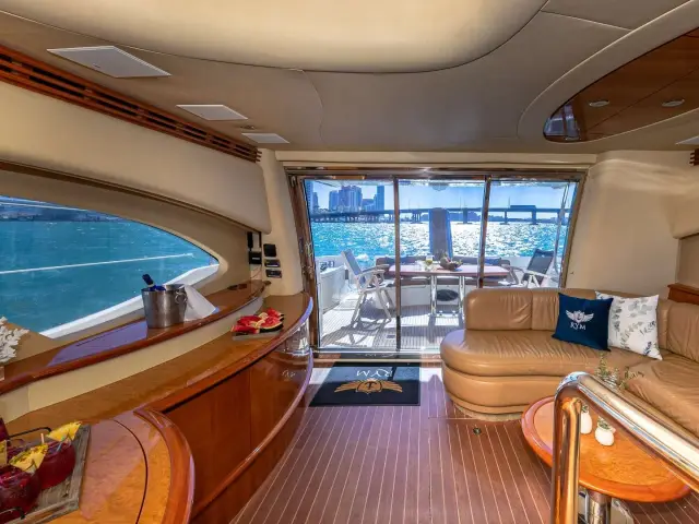 PRICELESS | Azimut 62 — 13 / 60