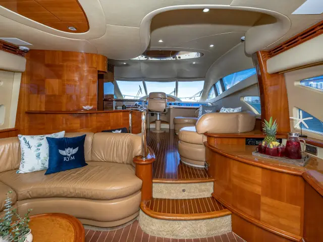 PRICELESS | Azimut 62 — 43 / 60