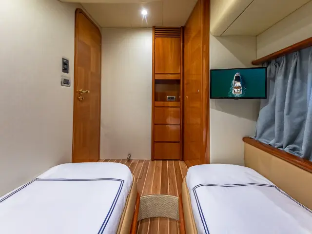 PRICELESS | Azimut 62 — 53 / 60
